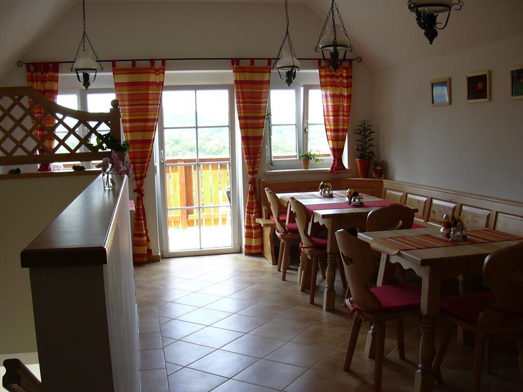 Weingut Gaestezimmer Gruber เอห์เรนเฮาเซน ห้อง รูปภาพ